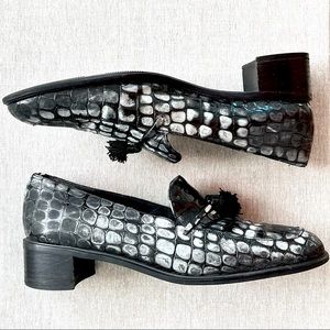 Stuart Weitzman Tassels Crocodile Pattern Leather Black and Grey Loafers Size 8